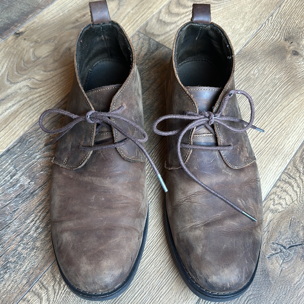 Men’s size 13 Chukka boots